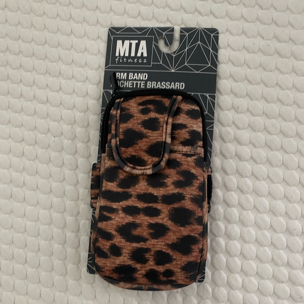MTA Fitness Cheetah Print Arm band